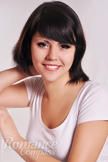 Ukrainian mail order bride Alenka from Lugansk with black hair and brown eye color - image 1
