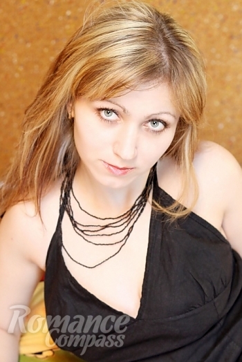 Ukrainian mail order bride Anna from Nikolaev with blonde hair and green eye color - image 1