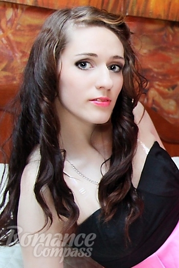 Ukrainian mail order bride Elizaveta from Nikolaev with brunette hair and blue eye color - image 1