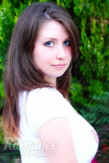 Ukrainian mail order bride Anna from Nikolaev with brunette hair and blue eye color - image 1