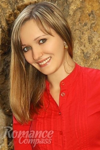 Ukrainian mail order bride Svetlana from Odessa with blonde hair and green eye color - image 1
