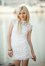 Ukrainian mail order bride Dariya from Nikolaev with blonde hair and green eye color - image 2
