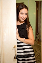 Ukrainian mail order bride Elena from Nikolayev with light brown hair and green eye color - image 4