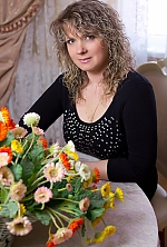 Ukrainian mail order bride Nataliya from Mykolaiv with blonde hair and hazel eye color - image 2