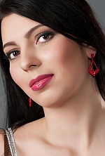 Ukrainian mail order bride Marina from Kharkov with black hair and brown eye color - image 5