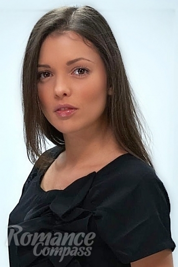 Ukrainian mail order bride Kristina from Lvov with brunette hair and brown eye color - image 1