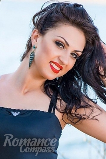 Ukrainian mail order bride Katerina from Sumy with brunette hair and hazel eye color - image 1