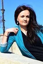 Ukrainian mail order bride Darya from Nikolaev with auburn hair and hazel eye color - image 9