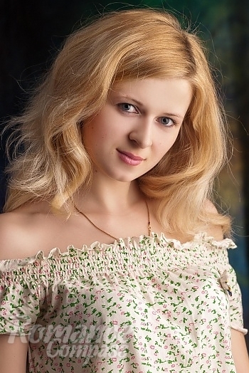 Ukrainian mail order bride Yulia from Vinnitsa with blonde hair and blue eye color - image 1