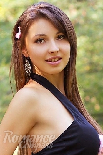 Ukrainian mail order bride Inna from Nikolaev with brunette hair and brown eye color - image 1