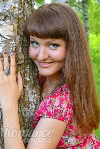Ukrainian mail order bride Anna from Poltava with brunette hair and green eye color - image 1