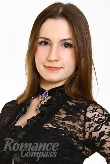 Ukrainian mail order bride Victoria from Nikolaev with light brown hair and hazel eye color - image 1