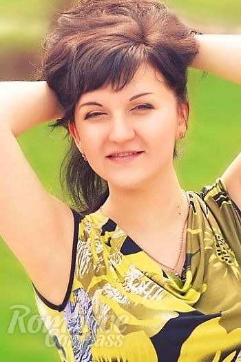 Ukrainian mail order bride Elena from Donetsk with light brown hair and brown eye color - image 1