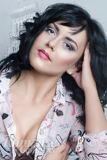 Ukrainian mail order bride Vitalia from Nikopol with brunette hair and brown eye color - image 1
