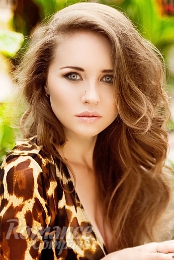 Ukrainian mail order bride Anastasia from Bakhmut with light brown hair and blue eye color - image 1