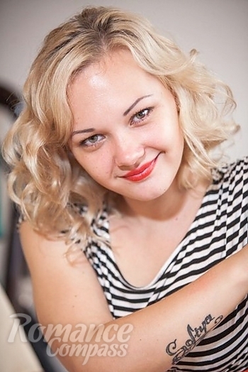 Ukrainian mail order bride Eugenia from Lugansk with blonde hair and brown eye color - image 1
