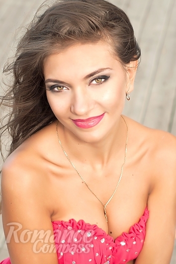 Ukrainian mail order bride Nataly from Odessa with light brown hair and green eye color - image 1