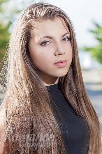 Ukrainian mail order bride Anastasia from Nikolaev with brunette hair and green eye color - image 1