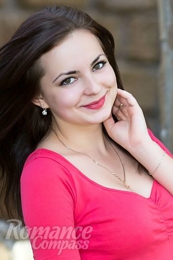 Ukrainian mail order bride Galina from Kharkov with brunette hair and green eye color - image 1