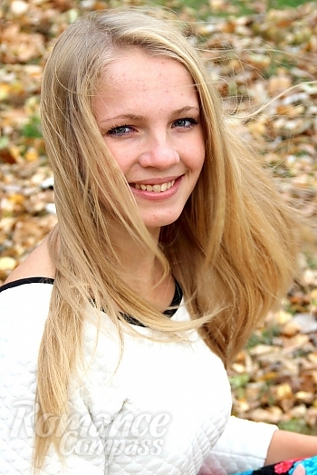Ukrainian mail order bride Liza from Zaporozhye with blonde hair and blue eye color - image 1