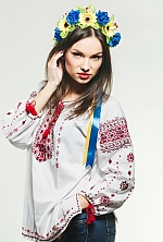 Ukrainian mail order bride Evgeniya from Uzhgorod with black hair and brown eye color - image 7