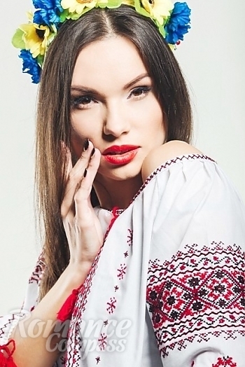Ukrainian mail order bride Evgeniya from Uzhgorod with black hair and brown eye color - image 1