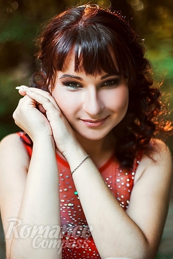 Ukrainian mail order bride Marina from Melitopol with brunette hair and green eye color - image 1