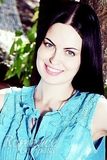 Ukrainian mail order bride Diana from Kiev with black hair and blue eye color - image 1