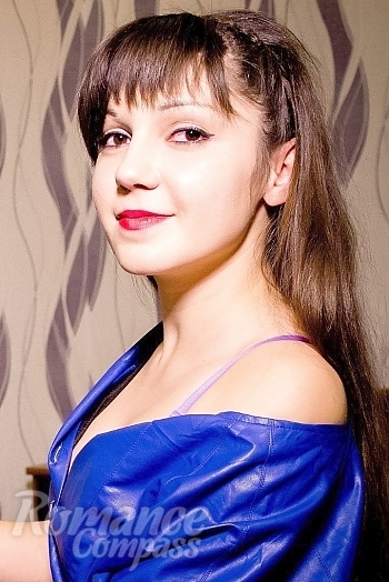 Ukrainian mail order bride Julia from Nikolaev with brunette hair and brown eye color - image 1
