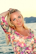 Ukrainian mail order bride Yana from Luhansk with blonde hair and green eye color - image 3
