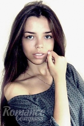 Ukrainian mail order bride Yuliya from Lugansk with light brown hair and grey eye color - image 1