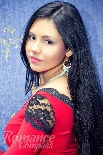 Ukrainian mail order bride Oksana from Kropyvnytskyi with brunette hair and hazel eye color - image 1