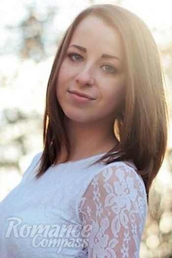 Ukrainian mail order bride Maria from Luhansk with light brown hair and blue eye color - image 1