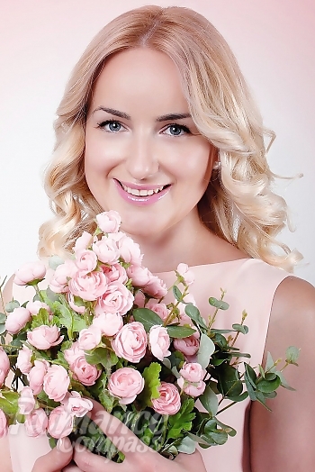 Ukrainian mail order bride Vera from Dnipro with blonde hair and blue eye color - image 1