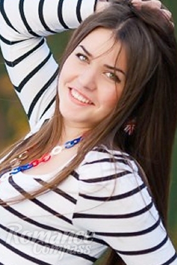 Ukrainian mail order bride Maria from Cherkassy with light brown hair and green eye color - image 1