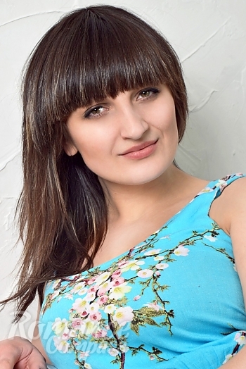 Ukrainian mail order bride Anna from Kharkiv with brunette hair and grey eye color - image 1