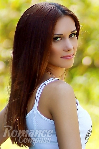 Ukrainian mail order bride Margarita from Bakhmut with brunette hair and hazel eye color - image 1