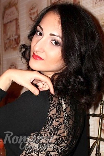 Ukrainian mail order bride Paranzem from Masis with brunette hair and hazel eye color - image 1