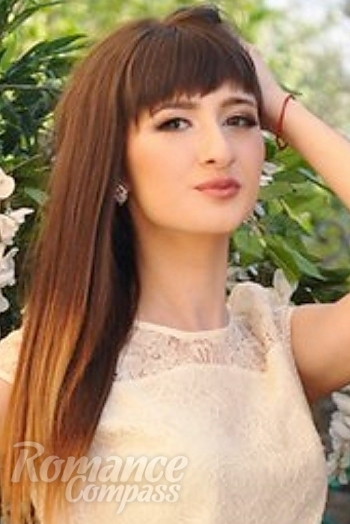 Ukrainian mail order bride Alesya from Kharkov with brunette hair and brown eye color - image 1