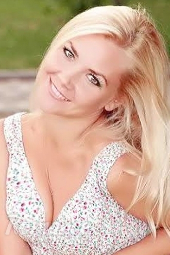 Ukrainian mail order bride Elena from Odessa with blonde hair and grey eye color - image 1