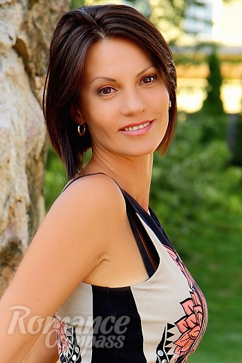 Ukrainian mail order bride Oksana from Sumy with brunette hair and brown eye color - image 1