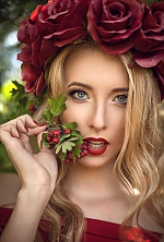 Ukrainian mail order bride Evgeniya from Kharkiv with blonde hair and green eye color - image 2
