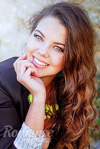 Ukrainian mail order bride Valeriya from Kharkov with brunette hair and blue eye color - image 1