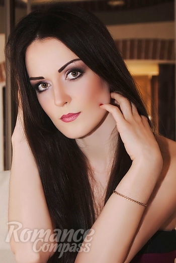 Ukrainian mail order bride Inna from Lugansk with brunette hair and brown eye color - image 1