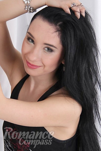 Ukrainian mail order bride Alexa from Kyiv with brunette hair and blue eye color - image 1