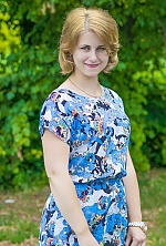 Ukrainian mail order bride Juliya from Poltava with brunette hair and green eye color - image 4