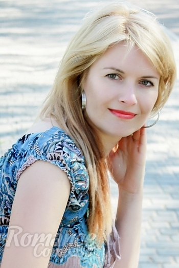 Ukrainian mail order bride Tatyana from Razdelnaja with blonde hair and green eye color - image 1