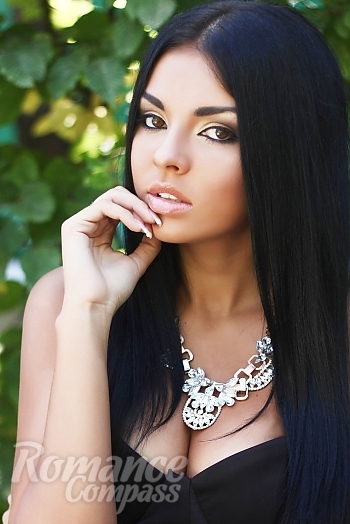 Ukrainian mail order bride Kristina from Donetsk with brunette hair and green eye color - image 1