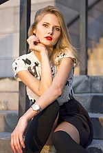 Ukrainian mail order bride Anastasia from Kiev with blonde hair and green eye color - image 4