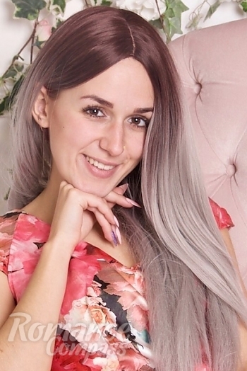 Ukrainian mail order bride Dasha from Kharkiv with brunette hair and brown eye color - image 1